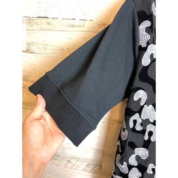 BCBGMAXAZRIA Women’s XS Black Ribbed Abstract Lace Sweatshirt Top 1/2 Sleeve New - Picture 7 of 7